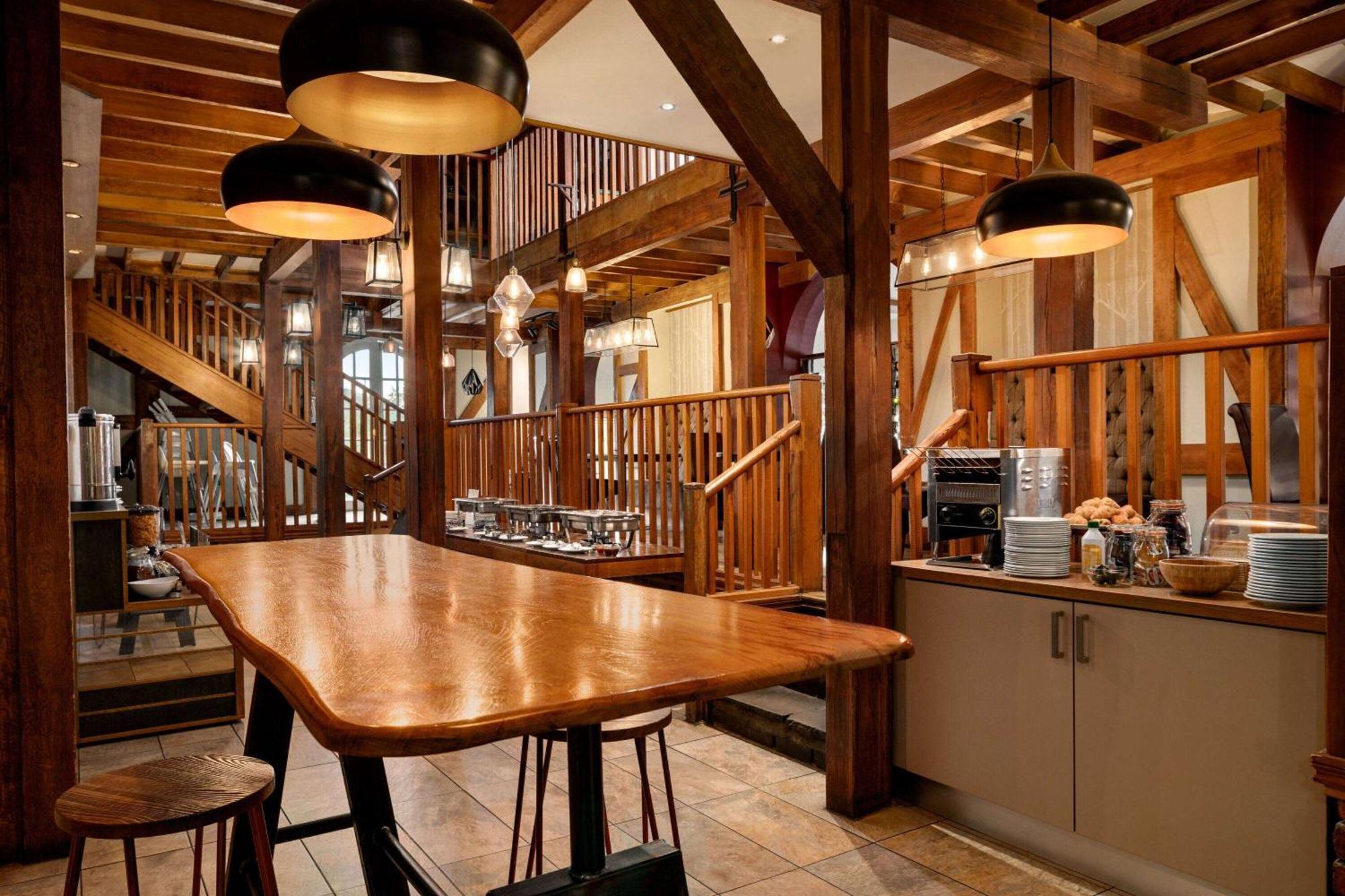 Heritage Park Pontypridd, Trademark Collection By Wyndham 외부 사진